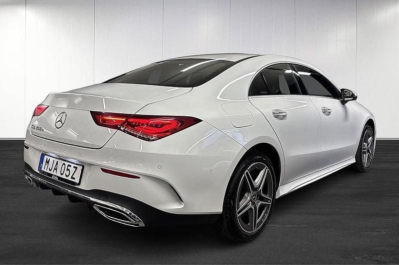Begagnad Mercedes CLA250e AMG line 160 HK (117 kW) 2022 Vit Sedan
