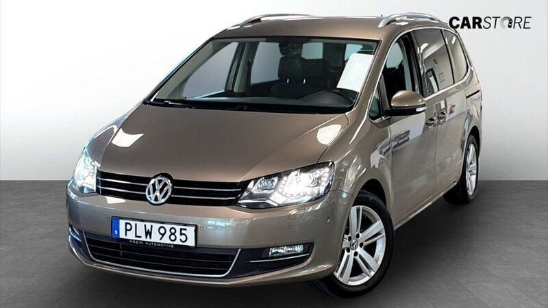 Brun (brown) Begagnad 2017 VW Sharan Minibuss | 254 900 kr (Marknadspris) - Bild 1/2