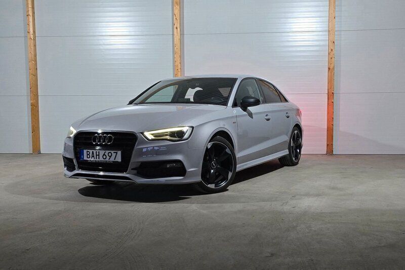 Grå Begagnad 2014 Audi A3 S-Line Sedan | 159 800 kr (Marknadspris) - Bild 1/3