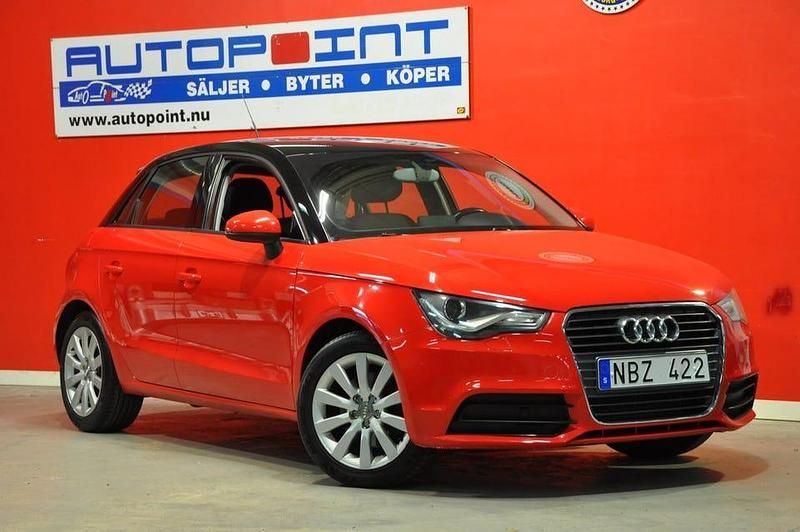 Röd Begagnad 2013 Audi A1 Sportback Halvkombi | 104 900 kr (Marknadspris) - Bild 1/4