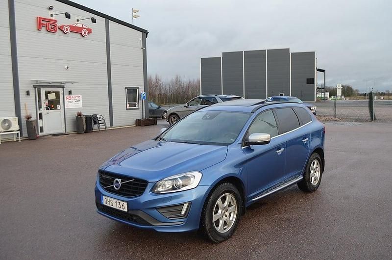 Blå Begagnad 2016 Volvo XC60 R-Design SUV | 164 900 kr (Dyr) - Bild 1/4