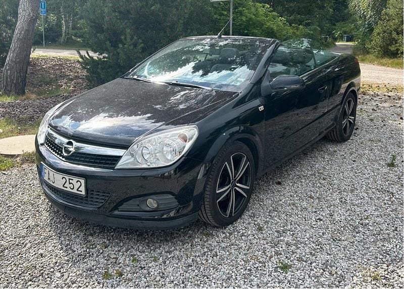 Svart Begagnad 2007 Opel Astra Cabriolet Cab | 69 000 kr - Bild 1/4