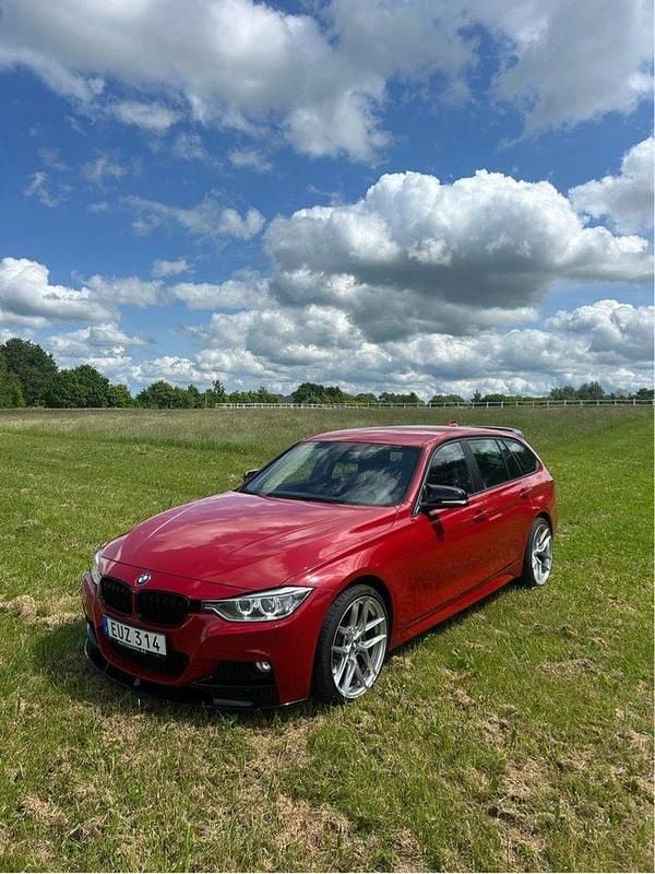 Röd Begagnad 2014 BMW 335 M Sport Kombi | 250 000 kr (Marknadspris) - Bild 1/4