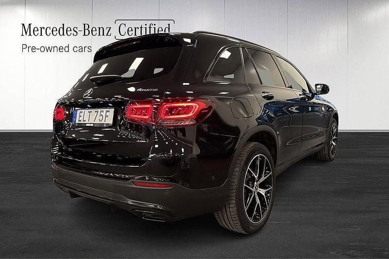 Begagnad Mercedes GLC300e AMG 306 HK (225 kW) 2022 Svart SUV