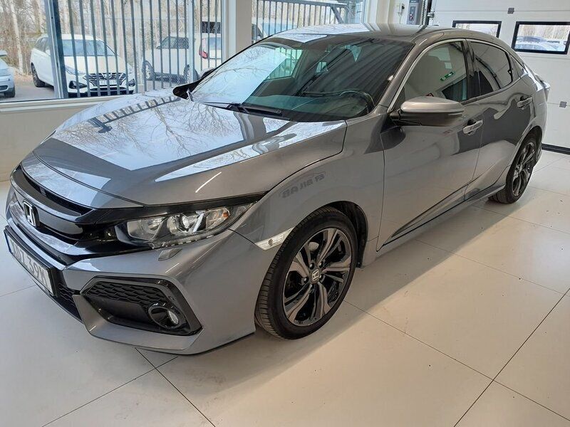 Mörkgrå Begagnad 2019 Honda Civic Halvkombi | 184 900 kr (Lite dyr) - Bild 1/4