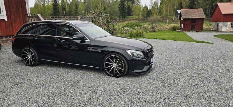 Svart Begagnad 2016 Mercedes C220 Kombi | 135 000 kr - Bild 1/4