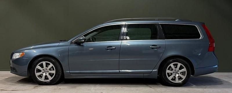 Begagnad Volvo V70 Momentum 116 HK (85 kW) 2012 Blå Kombi