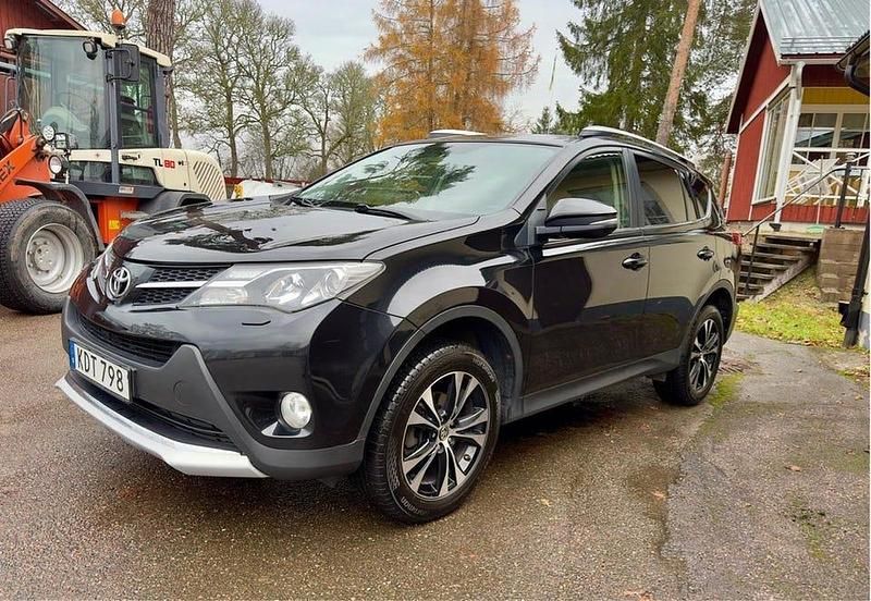 Begagnad 2015 Toyota RAV4 SUV | 150 000 kr (Marknadspris) - Bild 1/4