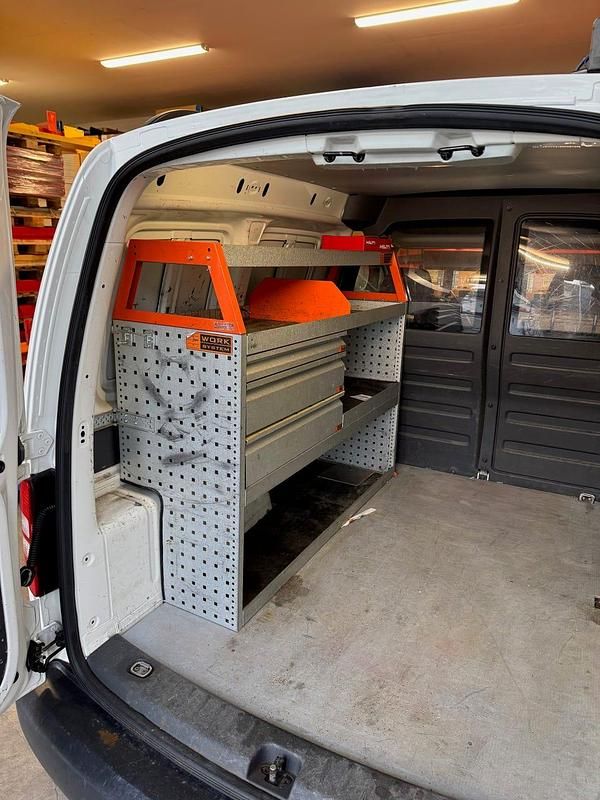 Begagnad VW Caddy 75 HK (55 kW) 2015 Minibuss