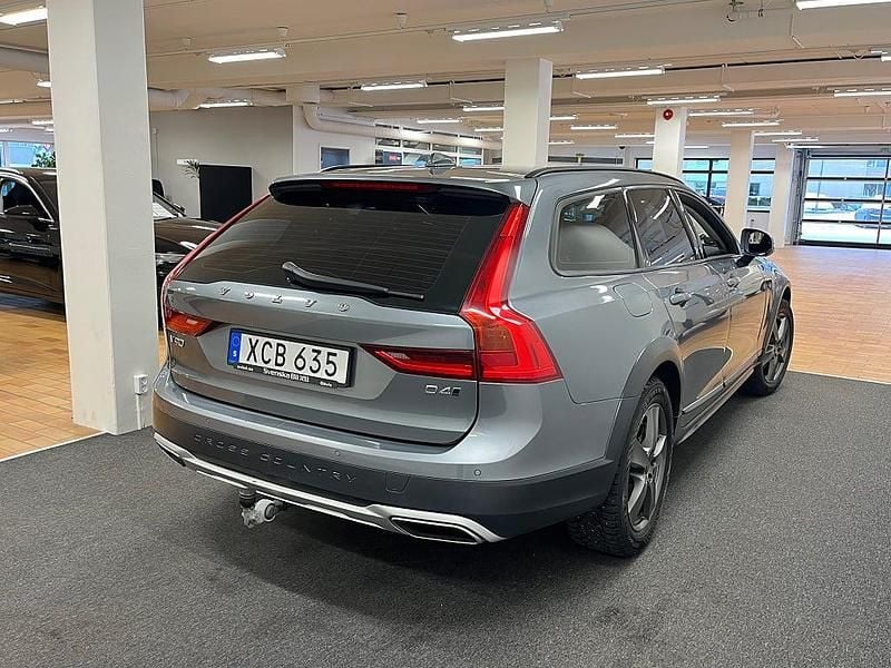 Begagnad Volvo V90 CC Business Edition 190 HK (139 kW) 2018 Grå Kombi