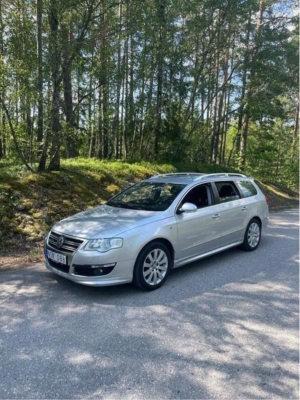 Silver Begagnad 2010 VW Passat Sportline Kombi | 42 000 kr (Marknadspris) - Bild 1/4