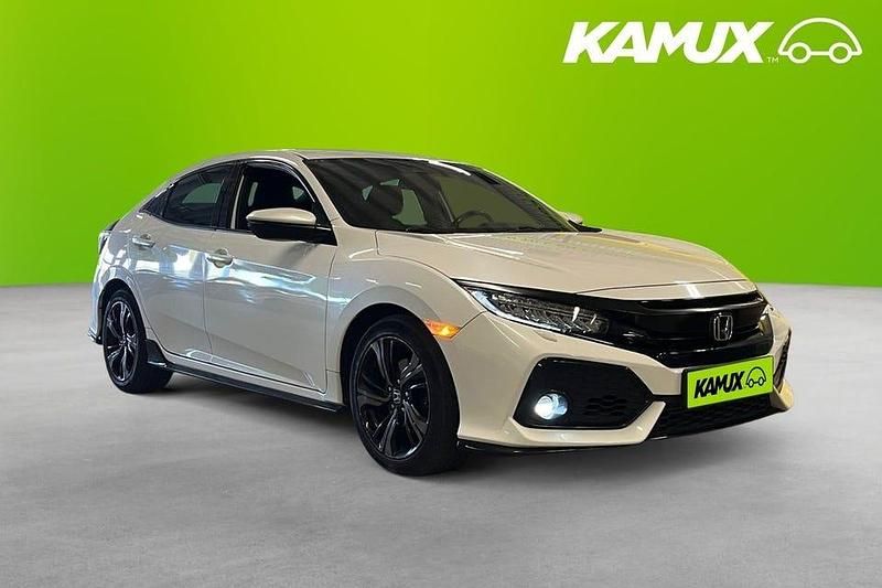 Vit Begagnad 2017 Honda Civic Halvkombi | 219 800 kr (Marknadspris) - Bild 1/4