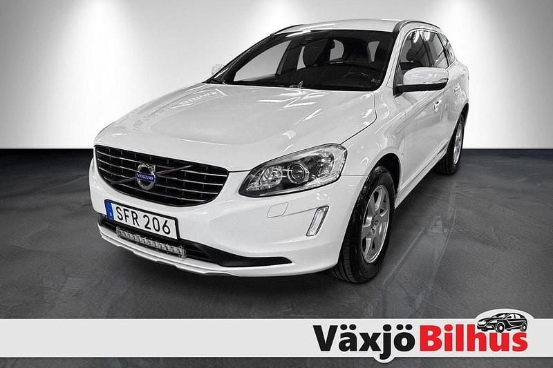 Vit Begagnad 2014 Volvo XC60 Momentum SUV | 124 900 kr (Lite dyr) - Bild 1/4