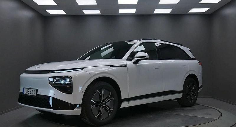 Ny 2024 XPENG G9 SUV | 719 900 kr (Marknadspris) - Bild 1/3