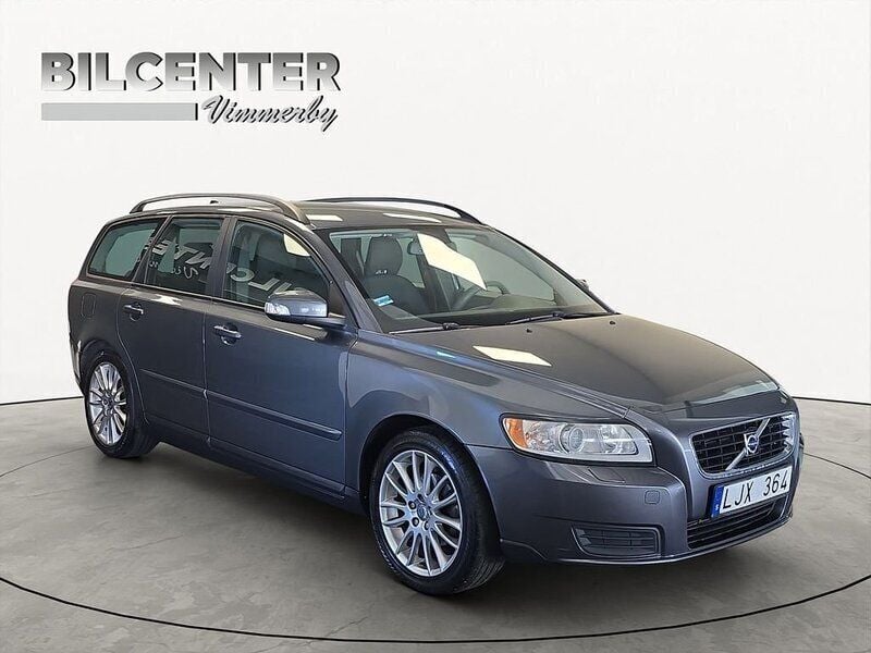 Grå Begagnad 2008 Volvo V50 Kombi | 49 500 kr (Marknadspris) - Bild 1/4