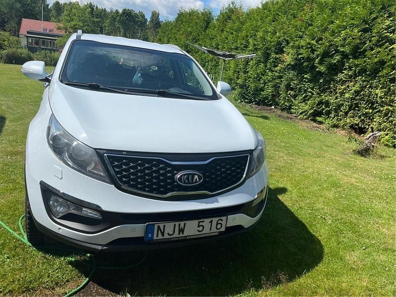 Vit Begagnad 2013 Kia Sportage EX SUV | 87 500 kr (Marknadspris) - Bild 1/4