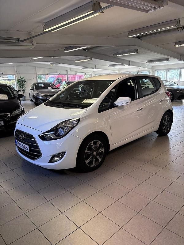 Vit Begagnad 2018 Hyundai ix20 Minibuss | 134 900 kr (Lite dyr) - Bild 1/4