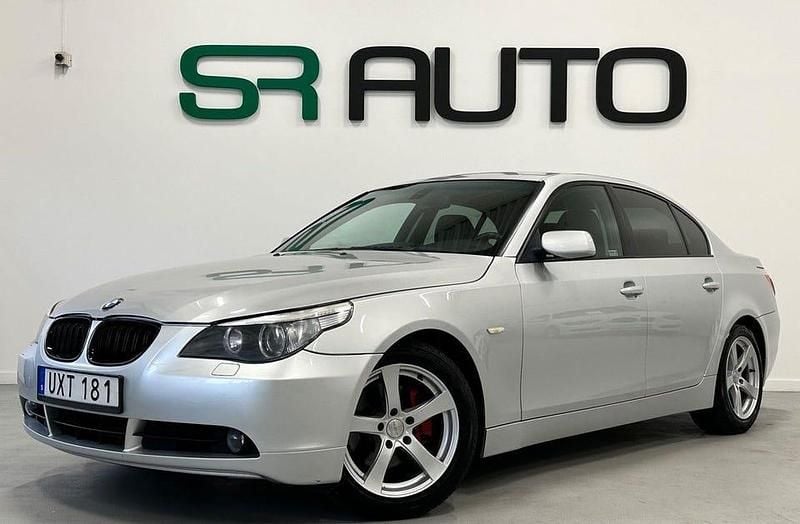 Silver Begagnad 2004 BMW 530 Sedan | 69 900 kr (Marknadspris) - Bild 1/4