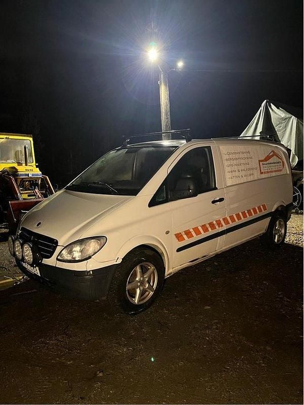 Vit Begagnad 2009 Mercedes Vito Van | 24 900 kr - Bild 1/3