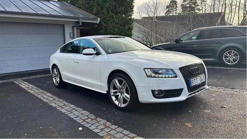 Begagnad 2011 Audi A5 Sportback Comfort Halvkombi | 69 000 kr (Marknadspris) - Bild 1/4