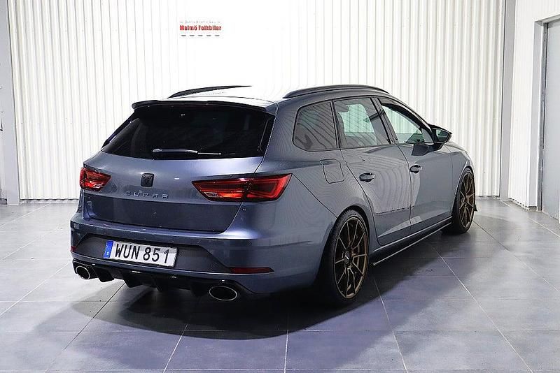 Begagnad Seat Leon ST 4Drive 301 HK (221 kW) 2018 Grå Kombi