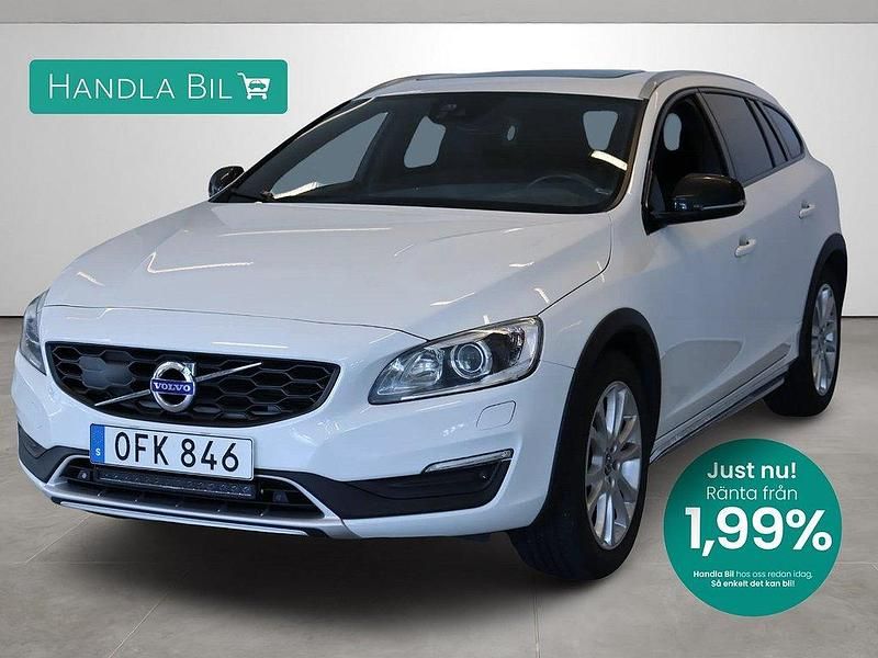 Vit Begagnad 2016 Volvo V60 CC Kombi | 209 900 kr (Marknadspris) - Bild 1/4