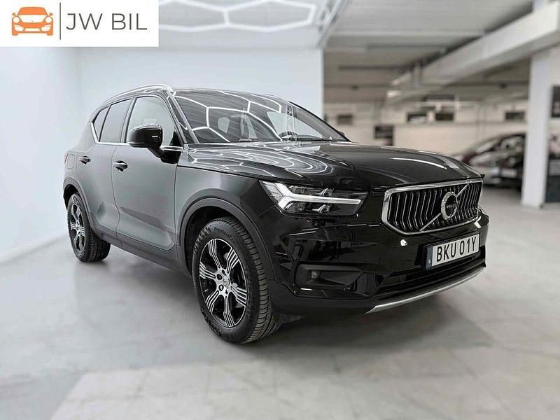 Svart Begagnad 2019 Volvo XC40 Inscription SUV | 309 900 kr (Lite dyr) - Bild 1/4