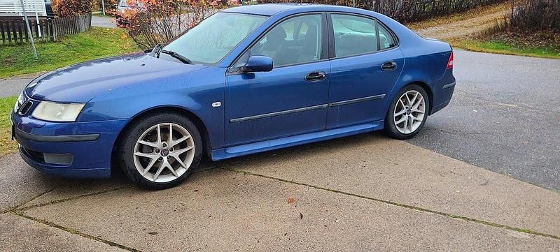 Blå Begagnad 2003 Saab 9-3 Vector Sedan | 5 000 kr (Bra pris) - Bild 1/1
