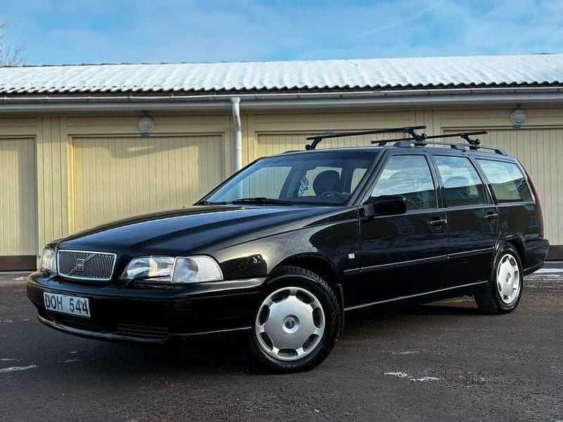 Begagnad 1997 Volvo V70 Kombi | 18 500 kr (Marknadspris) - Bild 1/4