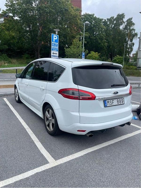 Vit Begagnad 2012 Ford S-MAX Business Edition Minibuss | 79 900 kr (Marknadspris) - Bild 1/4