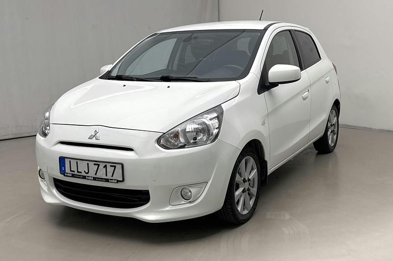 Vit Begagnad 2015 Mitsubishi Space Star | 74 000 kr - Bild 1/4