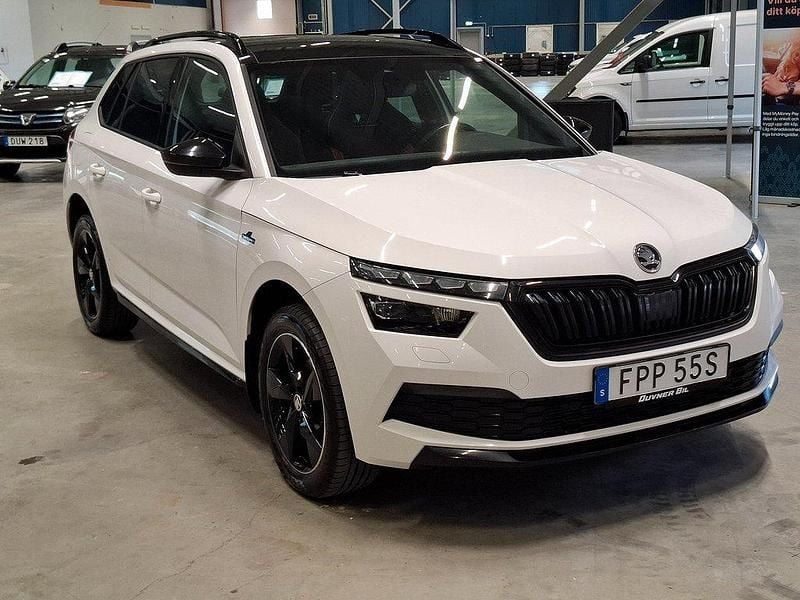 Vit Begagnad 2021 Skoda Kamiq Monte Carlo SUV | 209 900 kr (Marknadspris) - Bild 1/4