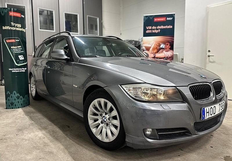 Begagnad BMW 318 Comfort Edition 143 HK (105 kW) 2009 Grå Kombi