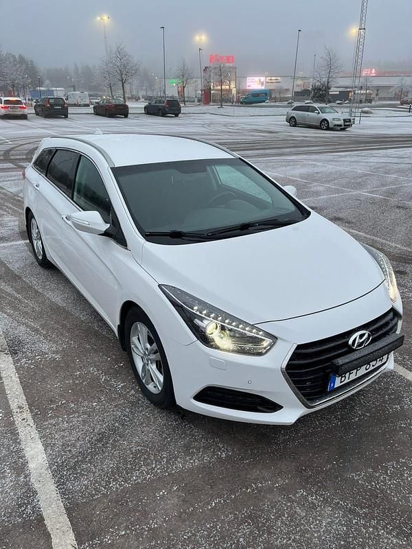 Begagnad 2016 Hyundai i40 Kombi | 112 500 kr (Bra pris) - Bild 1/4