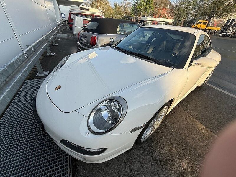 Begagnad Porsche 997 325 HK (239 kW) 2007 Vit Sportkupé