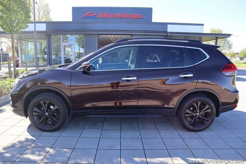 Brun samma som bilen Begagnad 2019 Nissan X-Trail SUV | 209 900 kr (Bra pris) - Bild 1/4