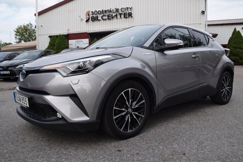 Mörkgrå Begagnad 2017 Toyota C-HR Executive SUV | 219 900 kr (Marknadspris) - Bild 1/4