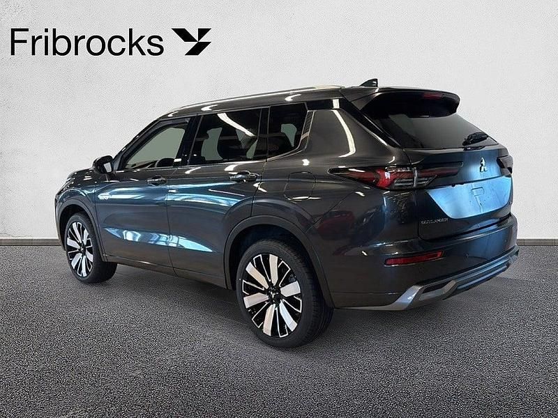 Ny Mitsubishi Outlander P-HEV Instyle 306 HK (225 kW) 2025 Grå SUV