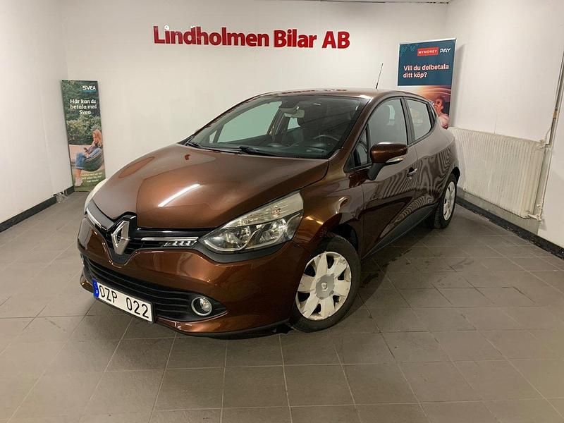 Brun Begagnad 2014 Renault Clio IV Halvkombi | 72 900 kr (Marknadspris) - Bild 1/4