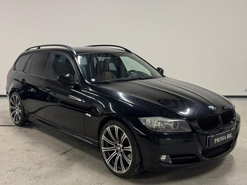 Begagnad BMW 320 Comfort Edition 170 HK (125 kW) 2009 Svart Kombi