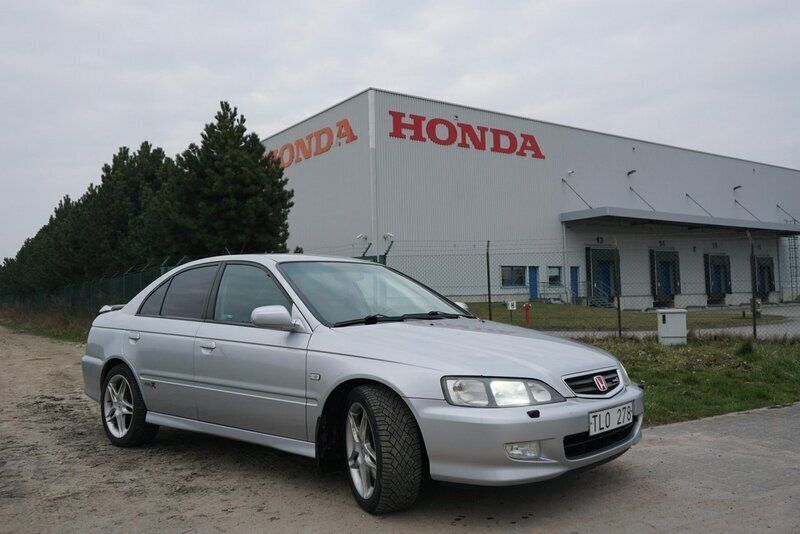 Silver Begagnad 2002 Honda Accord Type R Sedan | 84 900 kr - Bild 1/4