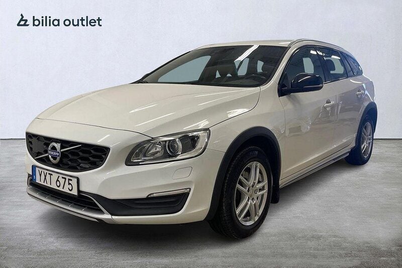 Vit Begagnad 2017 Volvo V60 CC Standard Kombi | 149 900 kr (Lite dyr) - Bild 1/3