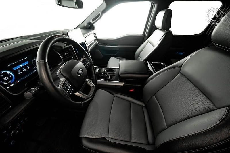 Begagnad Ford F-150 Extended Range 155 kW (211 HK) 2024 Grå (mörkblå) Pickup