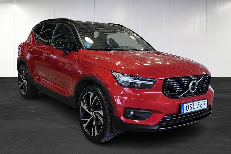 Begagnad Volvo XC40 R-Design 190 HK (139 kW) 2018 Röd SUV
