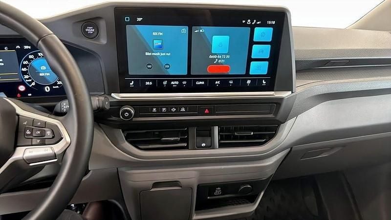 Vit Begagnad 2025 VW Transporter Van | 509 900 kr (Marknadspris) - Bild 1/4