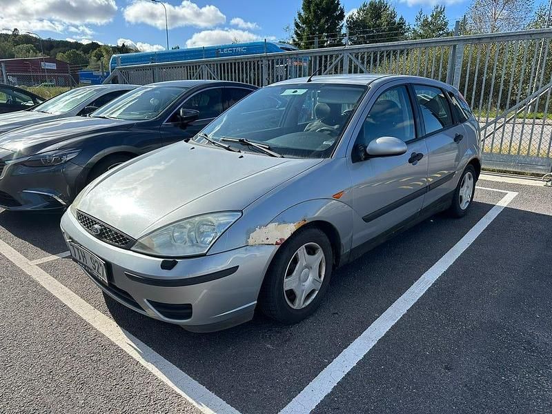 Begagnad 2003 Ford Focus Halvkombi | 5 000 kr (Bra pris) - Bild 1/4