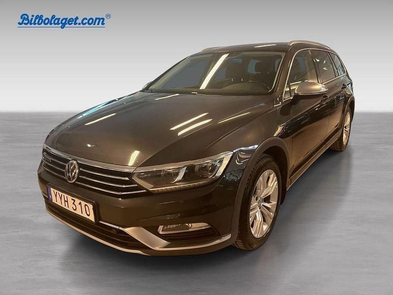 Grå Begagnad 2018 VW Passat Alltrack Kombi | 249 000 kr (Marknadspris) - Bild 1/4