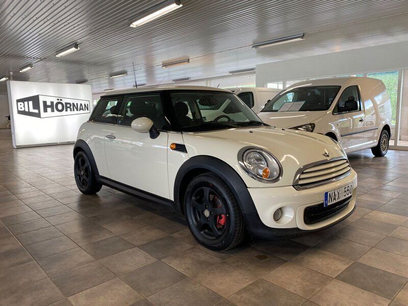 Vit Begagnad 2012 Mini ONE Salt Halvkombi | 74 000 kr (Lite dyr) - Bild 1/4