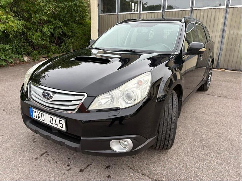 Svart Begagnad 2012 Subaru Outback SUV | 40 000 kr (Marknadspris) - Bild 1/4