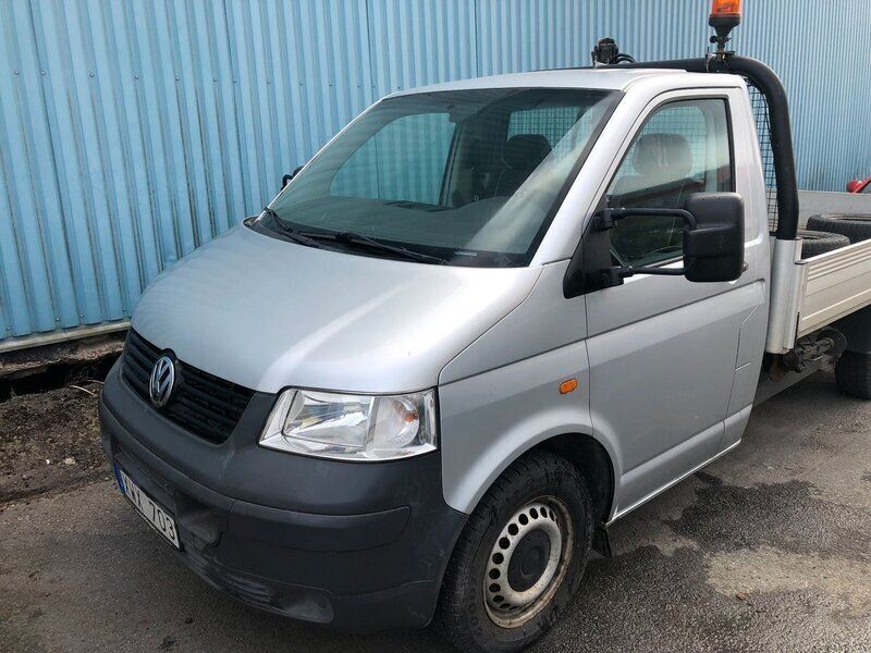 Silver (silvermetallic) Begagnad 2006 VW T5 Van | 129 000 kr - Bild 1/4